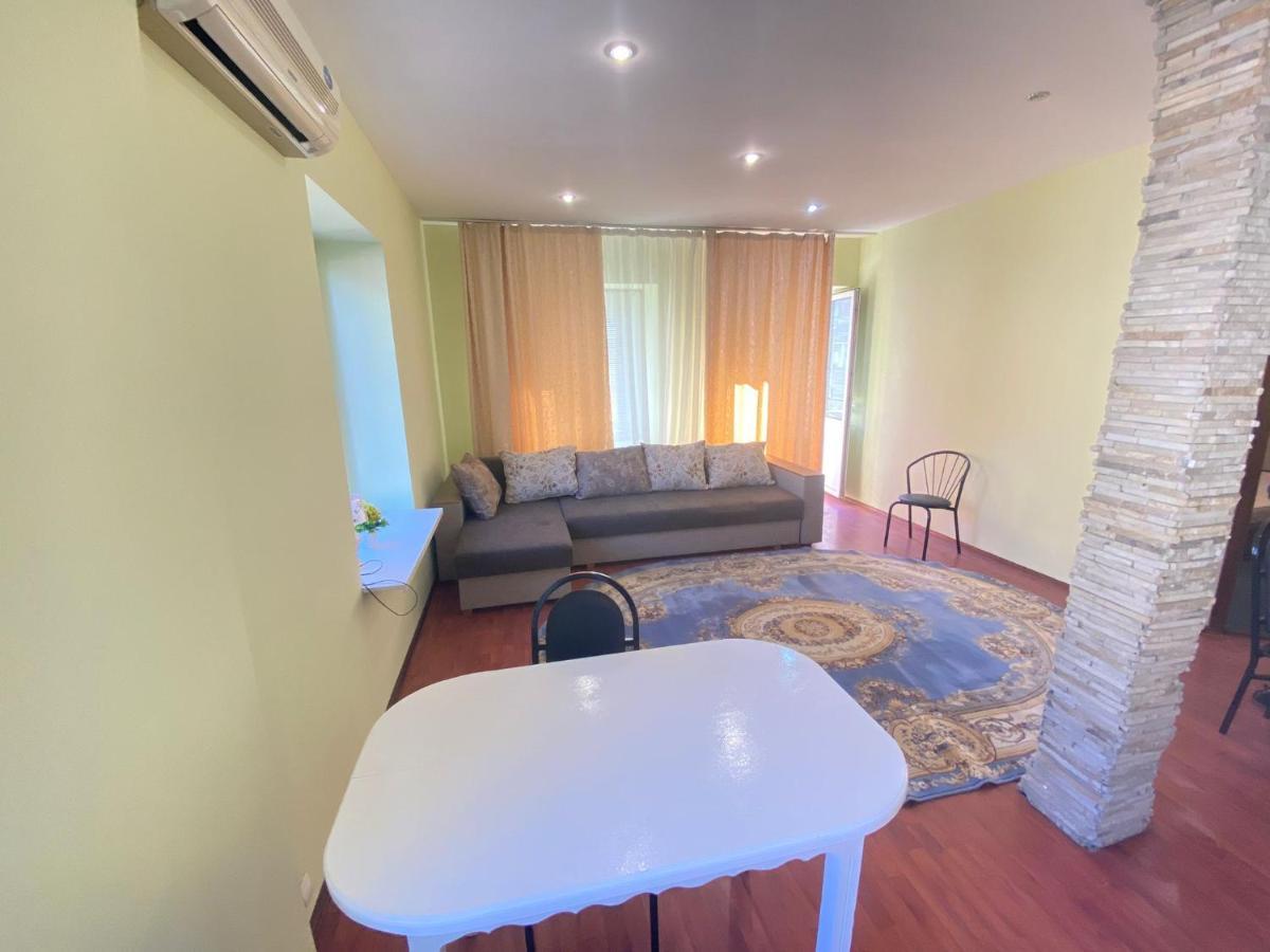 White New Apartments Ultracentral 2-Rooms In The Heart Chisinau Luaran gambar