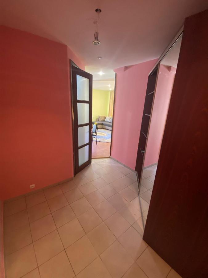 White New Apartments Ultracentral 2-Rooms In The Heart Chisinau Luaran gambar