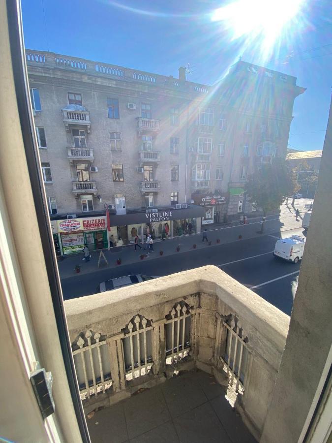 White New Apartments Ultracentral 2-Rooms In The Heart Chisinau Luaran gambar