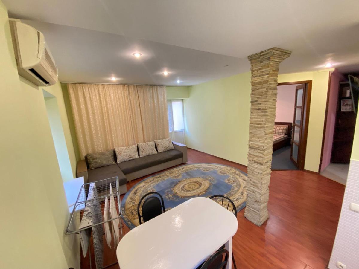 White New Apartments Ultracentral 2-Rooms In The Heart Chisinau Luaran gambar