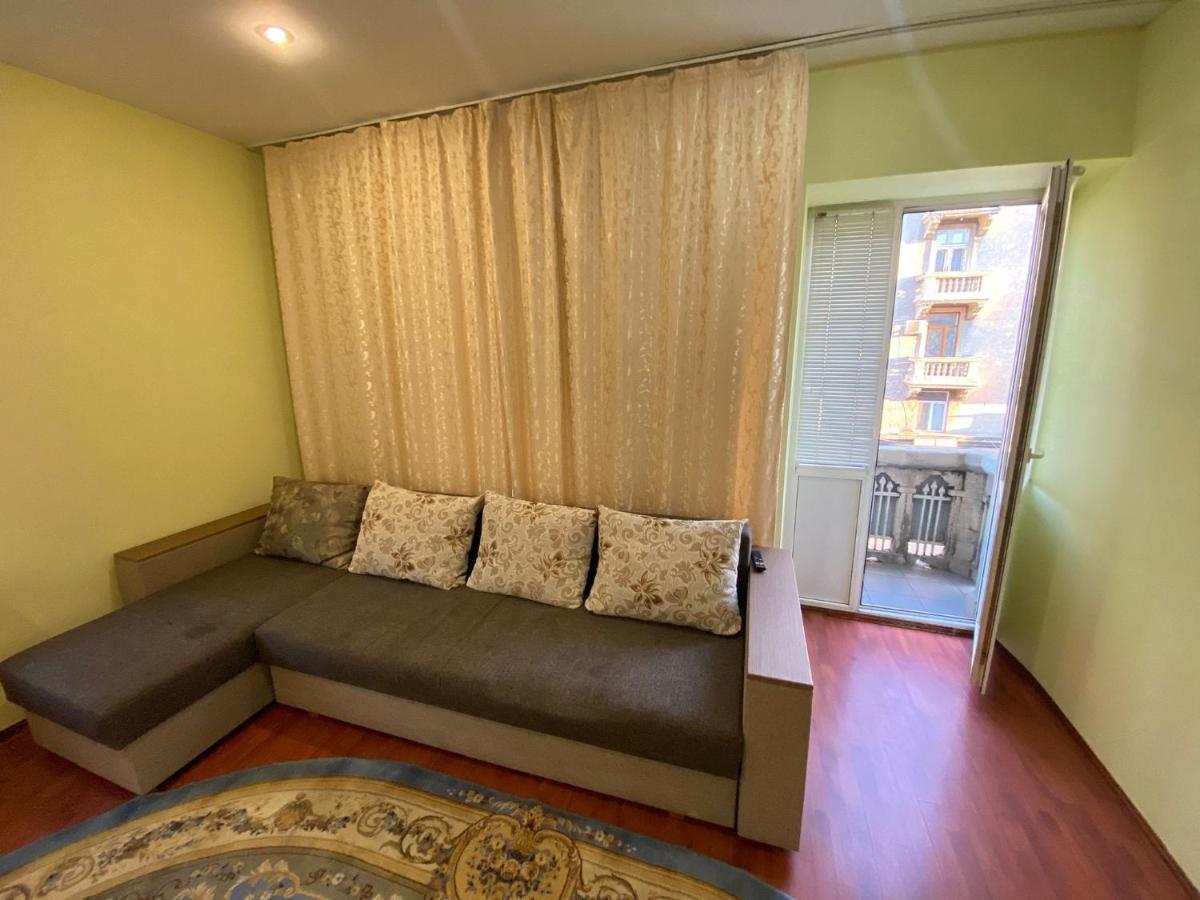 White New Apartments Ultracentral 2-Rooms In The Heart Chisinau Luaran gambar